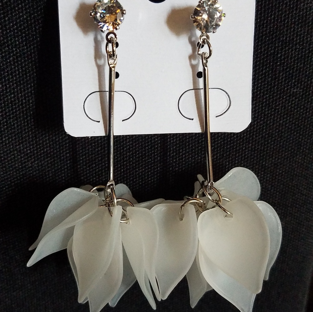 ⭐ New Flower Petal Dangle Earrings